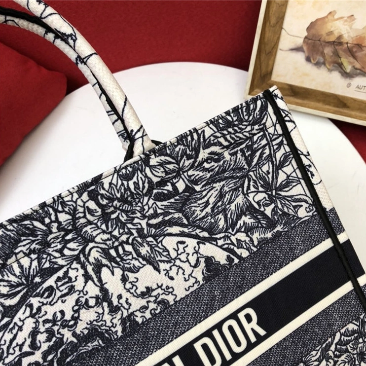 Christian Dior AAA Quality Tote-Handbags For Women Resilient 3873 - Image 4