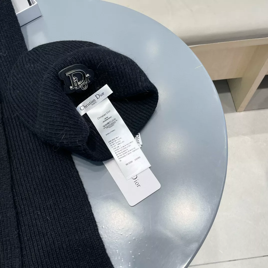 Christian Dior Hat and Scarf Set EasyMatch 6878 - Image 6