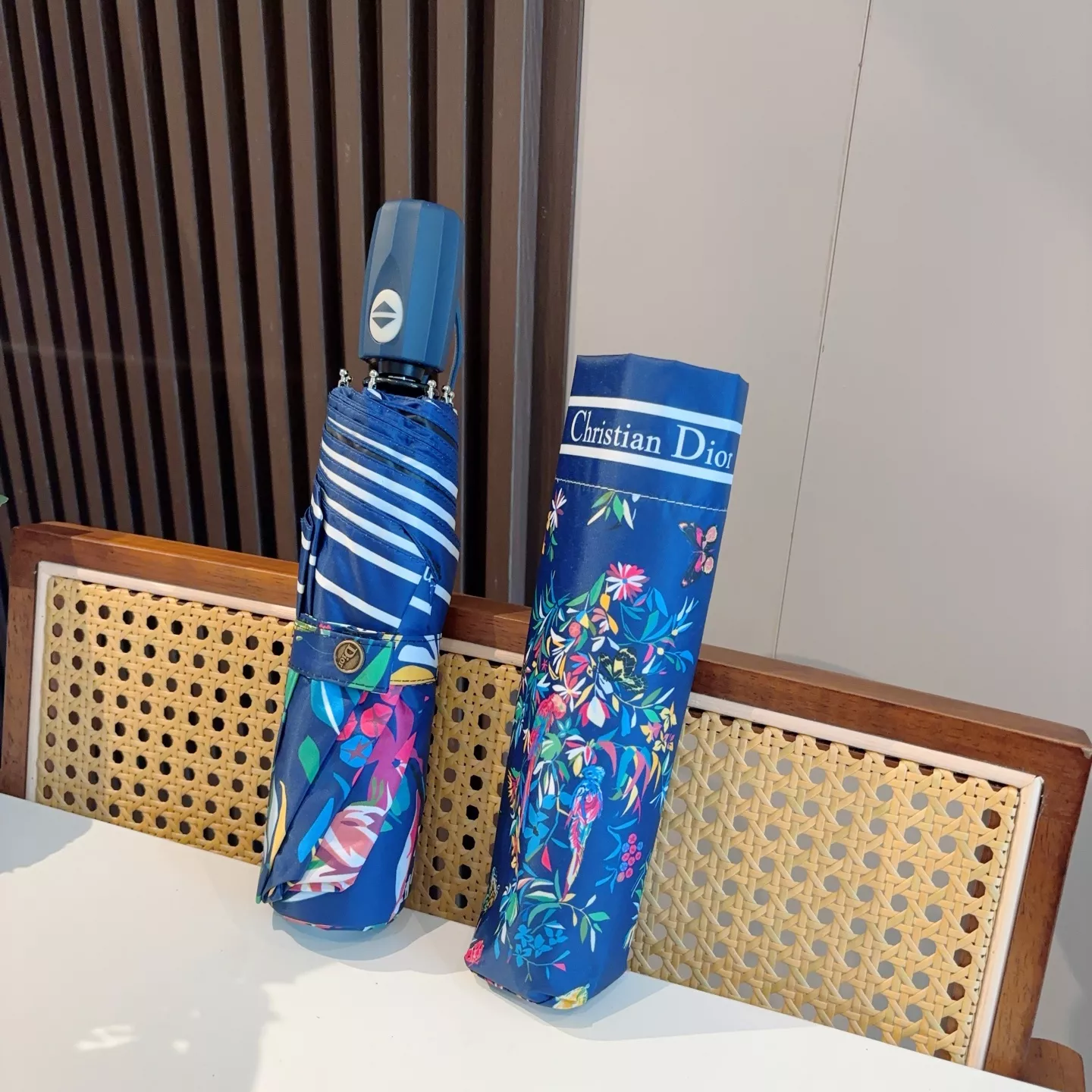 Christian Dior Umbrellas Resilient 4505 - Image 4