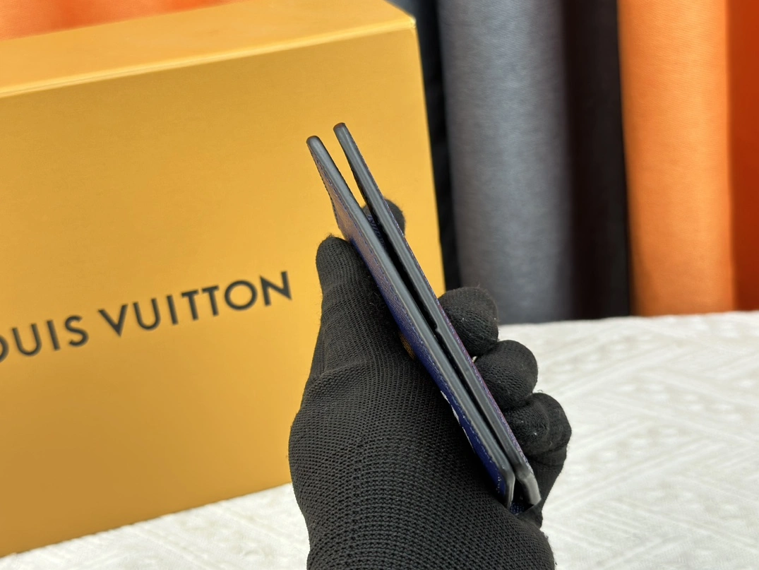 Comfortable 1573 Louis Vuitton LV Card Case In Blue For Unisex - Image 5