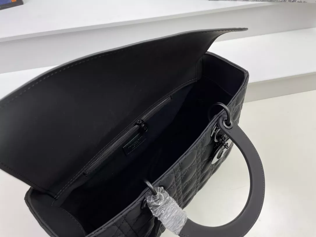 Comfortable 3178 Christian Dior AAA Quality Handbags For Women - Image 7