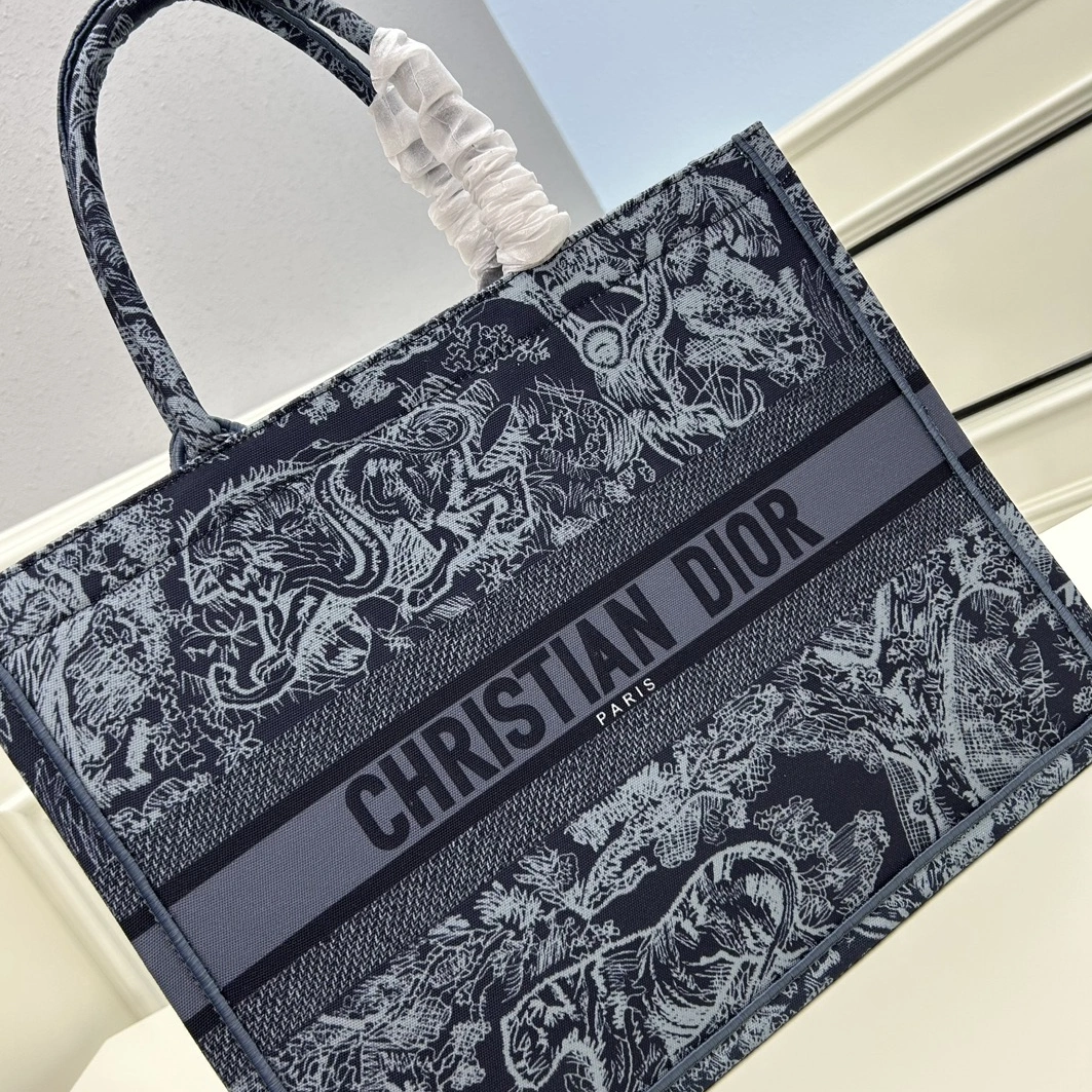 Comfortable 8106 Christian Dior AAA Quality Tote-Handbags For Women - Image 4