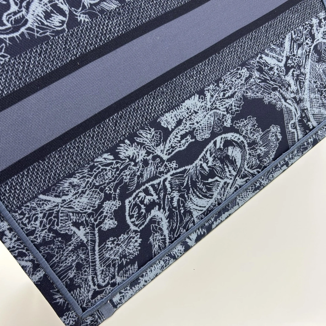 Comfortable 8106 Christian Dior AAA Quality Tote-Handbags For Women - Image 5