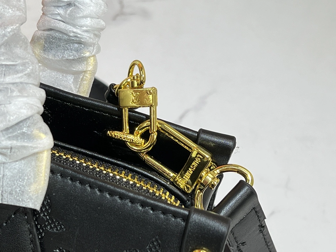 Comfortable 9206 Louis Vuitton AAA Quality Handbags For Women - Image 7