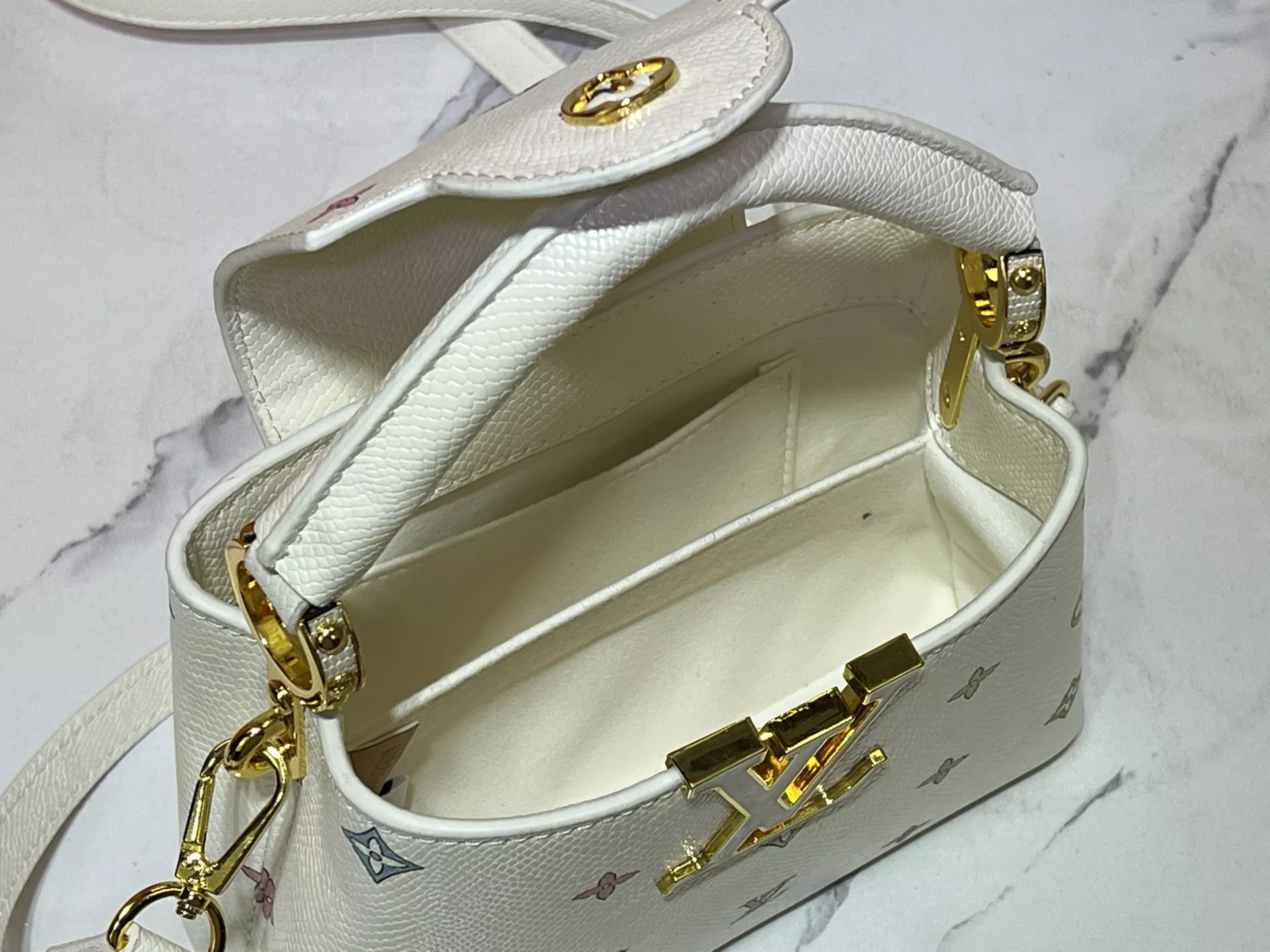Compact 393 Louis Vuitton AAA Quality Messenger Bags For Women - Image 7