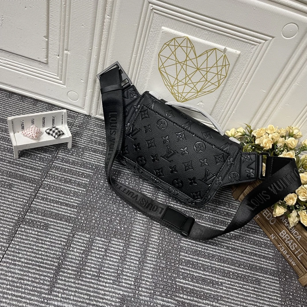 Compact 8472 Louis Vuitton LV AAA Quality Belt Bags For Men