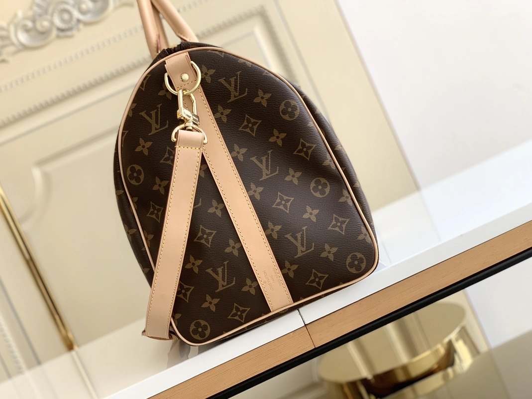 Cozy 1828 Louis Vuitton Travel Bags - Image 3