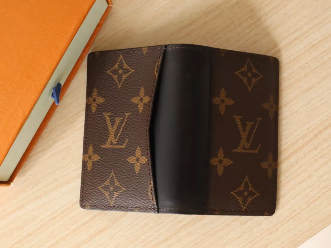 Cozy 8524 Louis Vuitton LV Card Case - Image 7