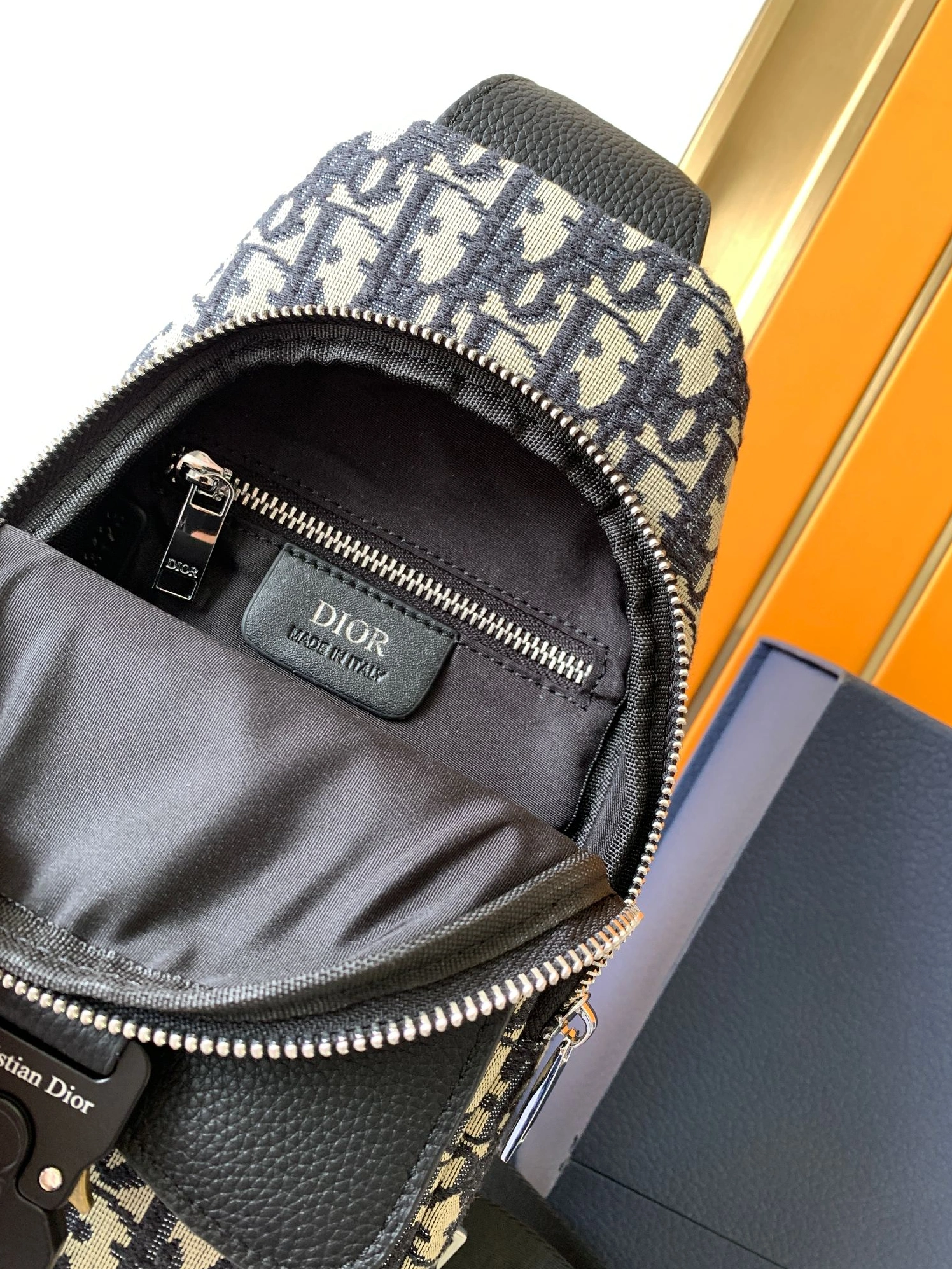 Cozy 9880 Christian Dior AAA Man Messenger Bags - Image 8