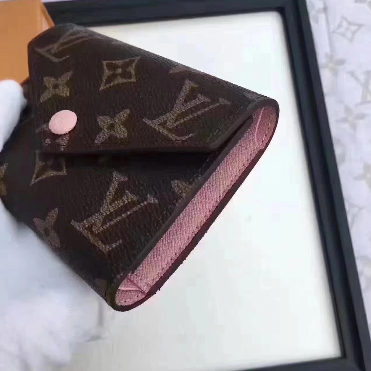 DailyWear 1601 Louis Vuitton LV AAA Quality Wallets - Image 4