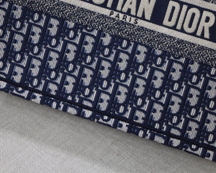 DailyWear 2378 Christian Dior AAA Tote-Handbags For Women - Image 5