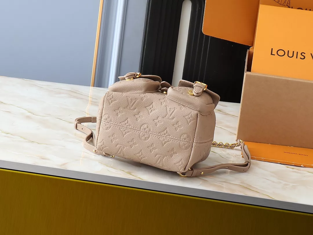 DailyWear 2525 Louis Vuitton AAA Quality Backpacks For Women - Image 4