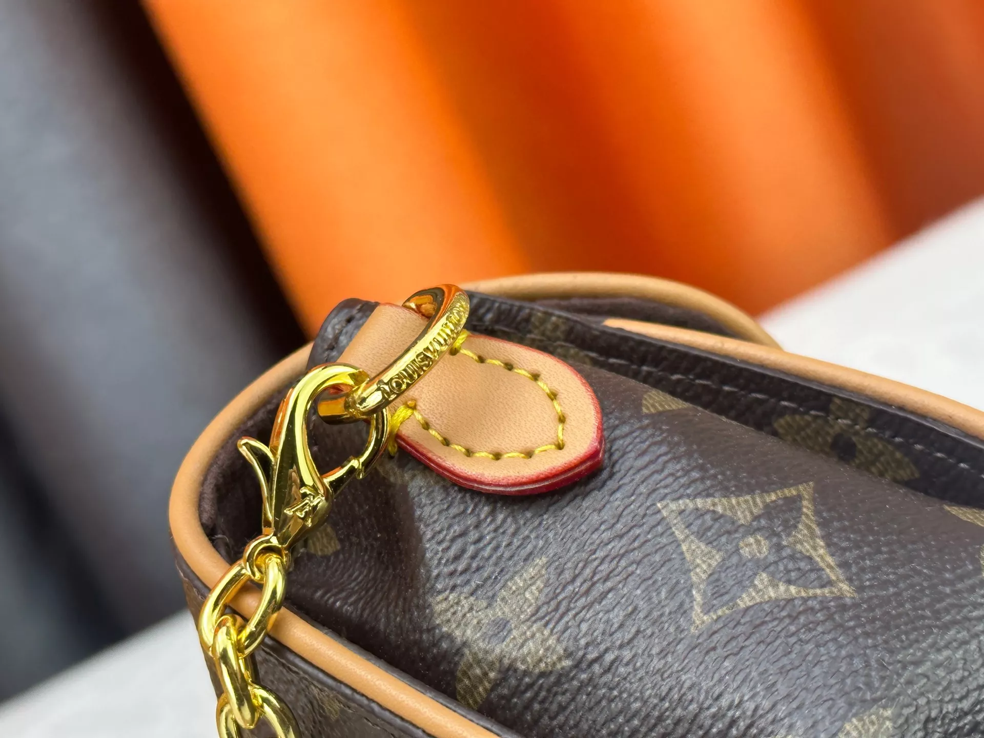 DailyWear 3384 Louis Vuitton AAA Quality Messenger Bags For Women - Image 7