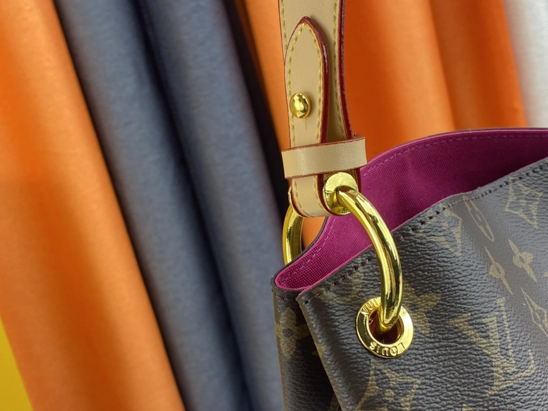 DailyWear 535 Louis Vuitton AAA Quality Shoulder Bags In Rose Red For Women - Image 5