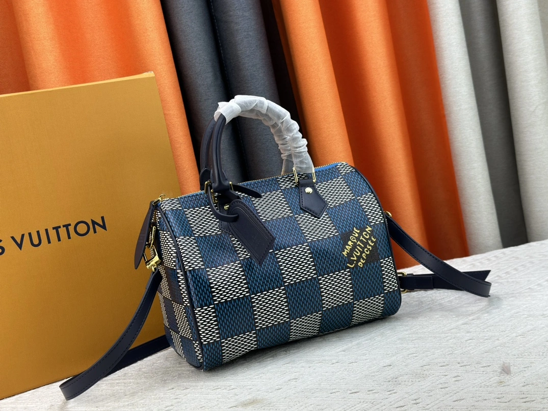Durable 6135 Louis Vuitton AAA Quality Handbags For Women