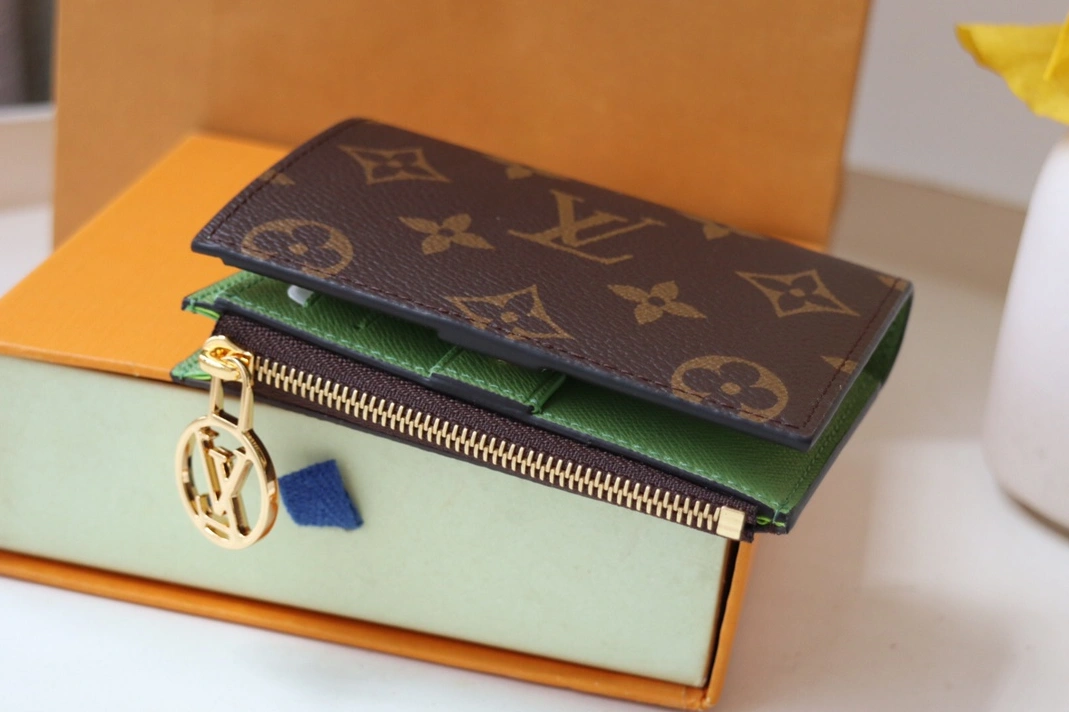 Durable 9904 Louis Vuitton AAA Quality Card Case In Green