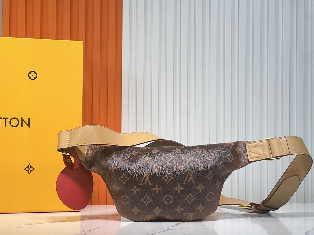 EasyMatch 3060 Louis Vuitton LV AAA Quality Belt Bags For Unisex - Image 3