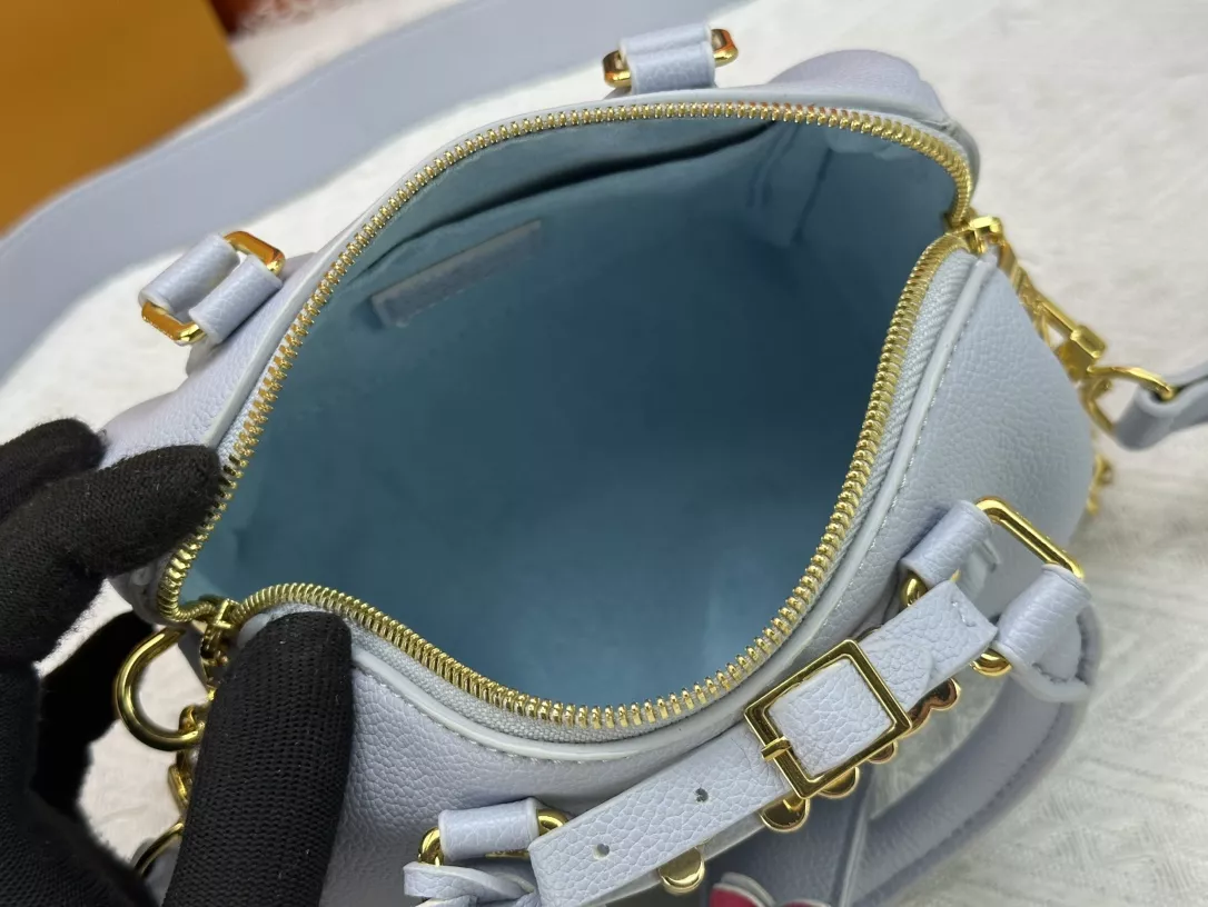 EasyMatch 4494 Louis Vuitton AAA Quality Handbags For Women - Image 8