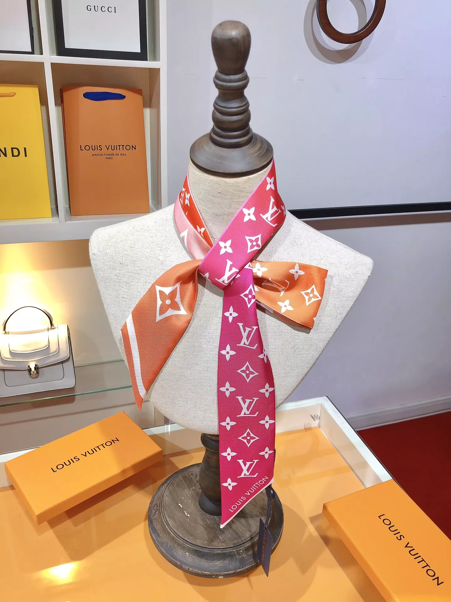 EasyMatch 9691 Louis Vuitton Silk Scarf - Image 5