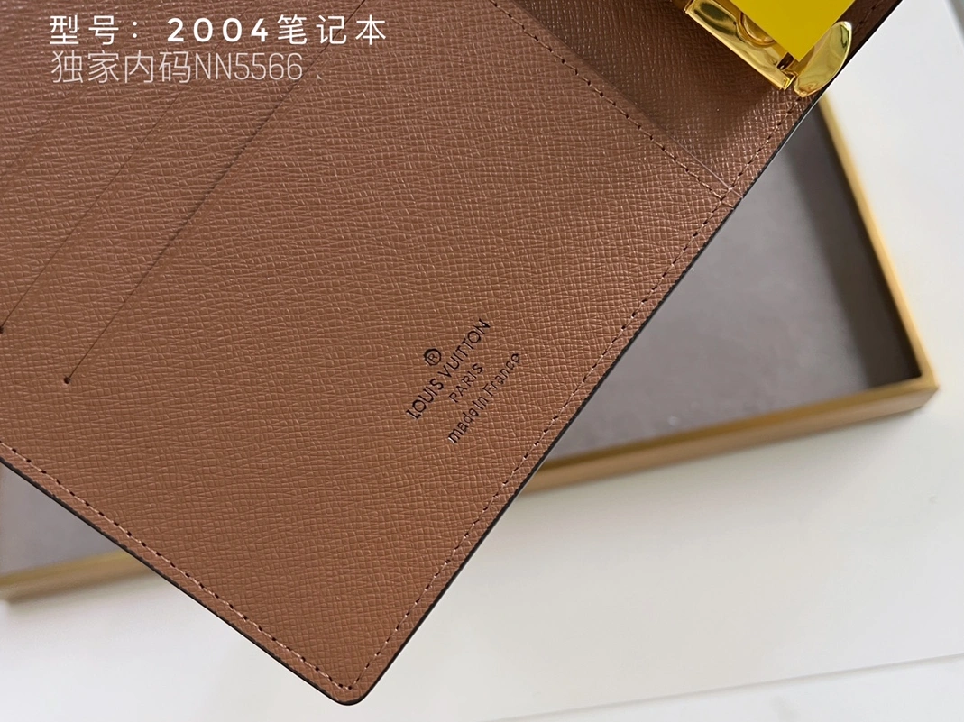 Elegant 3693 Louis Vuitton LV Card Case - Image 6