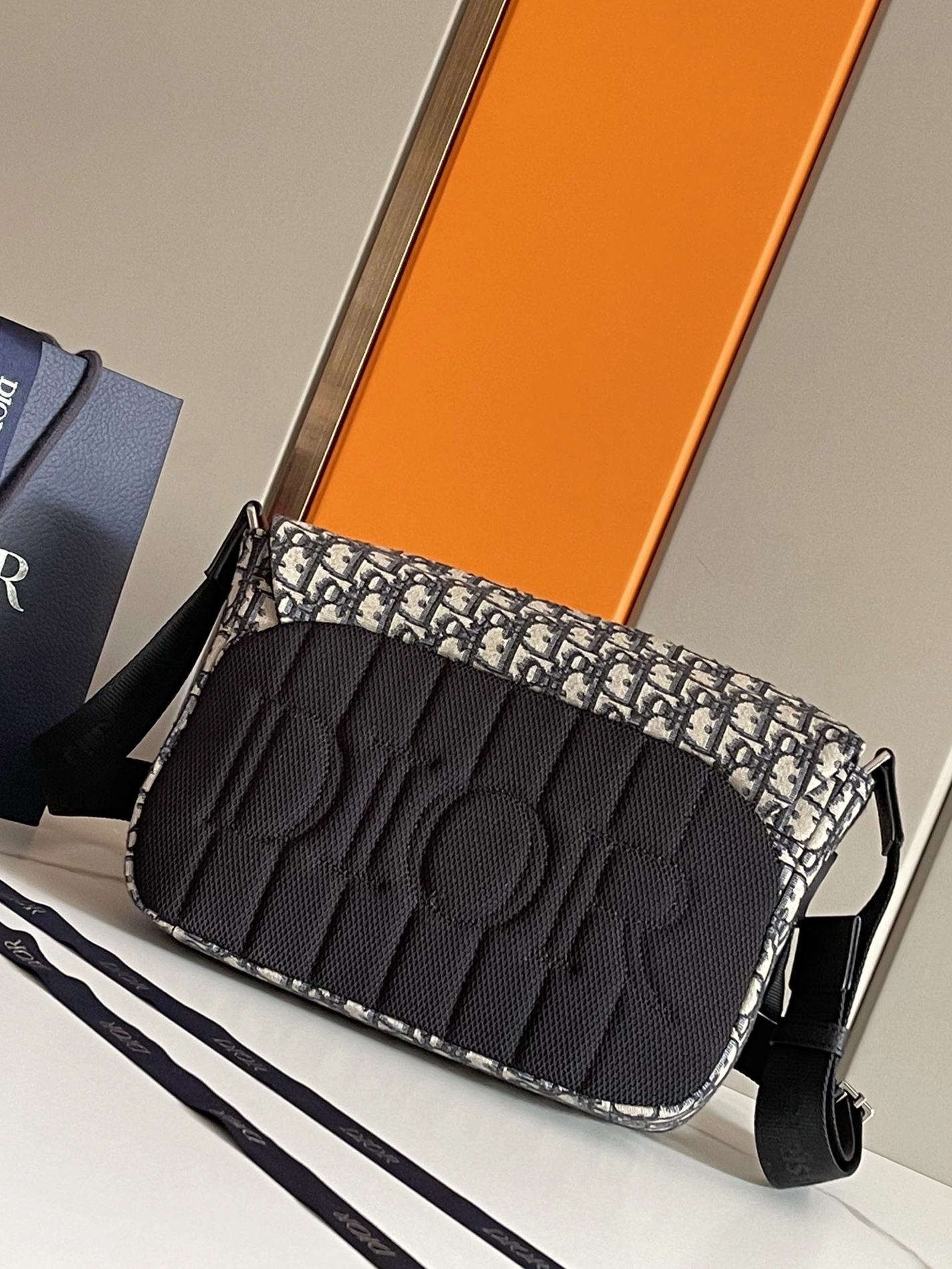 Elegant 8129 Christian Dior AAA Man Messenger Bags - Image 4