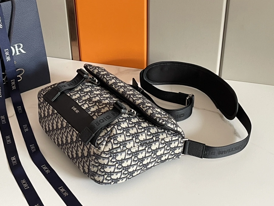 Elegant 8129 Christian Dior AAA Man Messenger Bags - Image 6