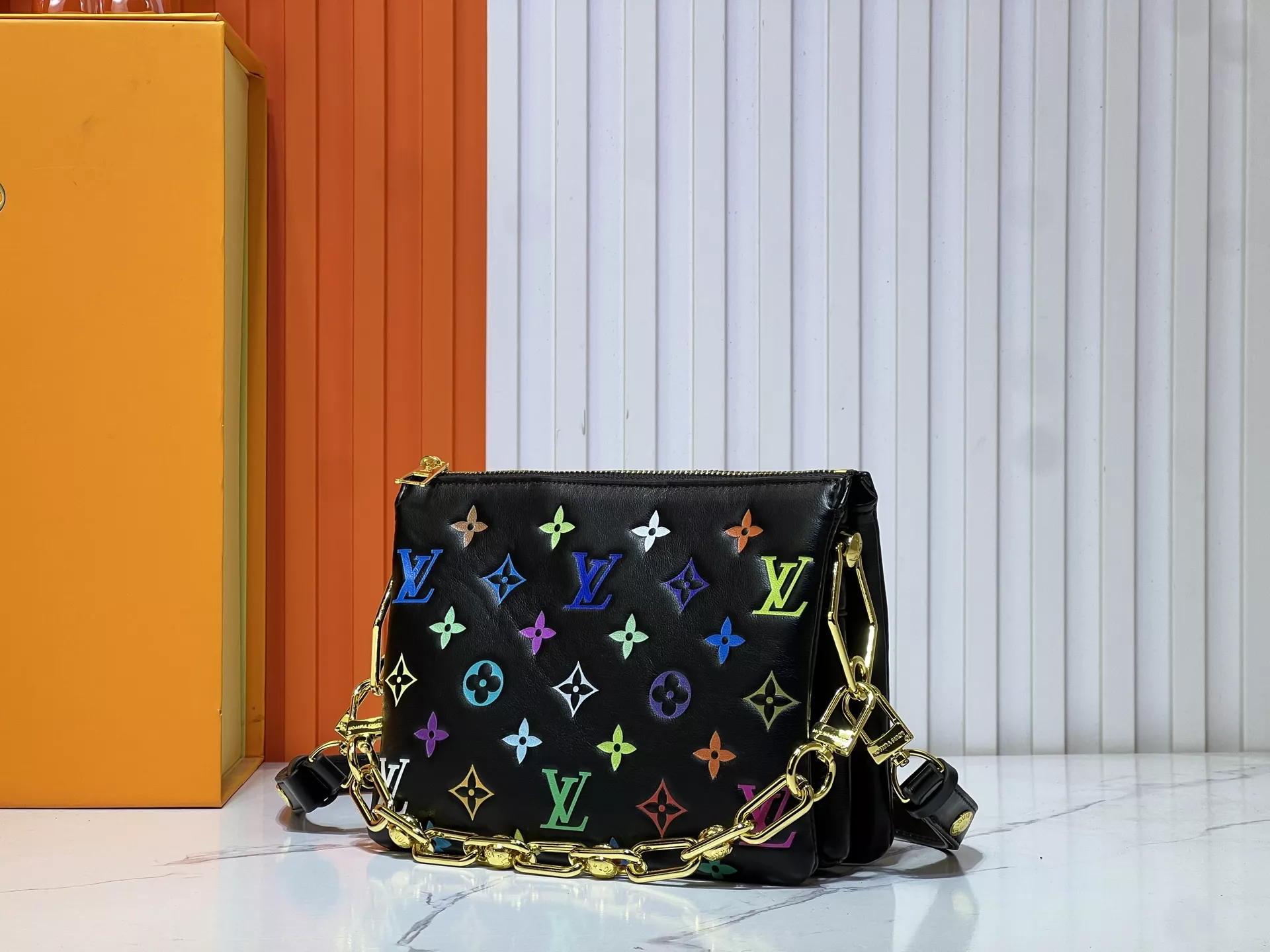 Elegant 8718 Louis Vuitton AAA Quality Messenger Bags For Women - Image 3