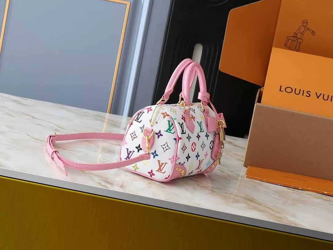 EyeCatching 1026 Louis Vuitton AAA Quality Messenger Bags For Women