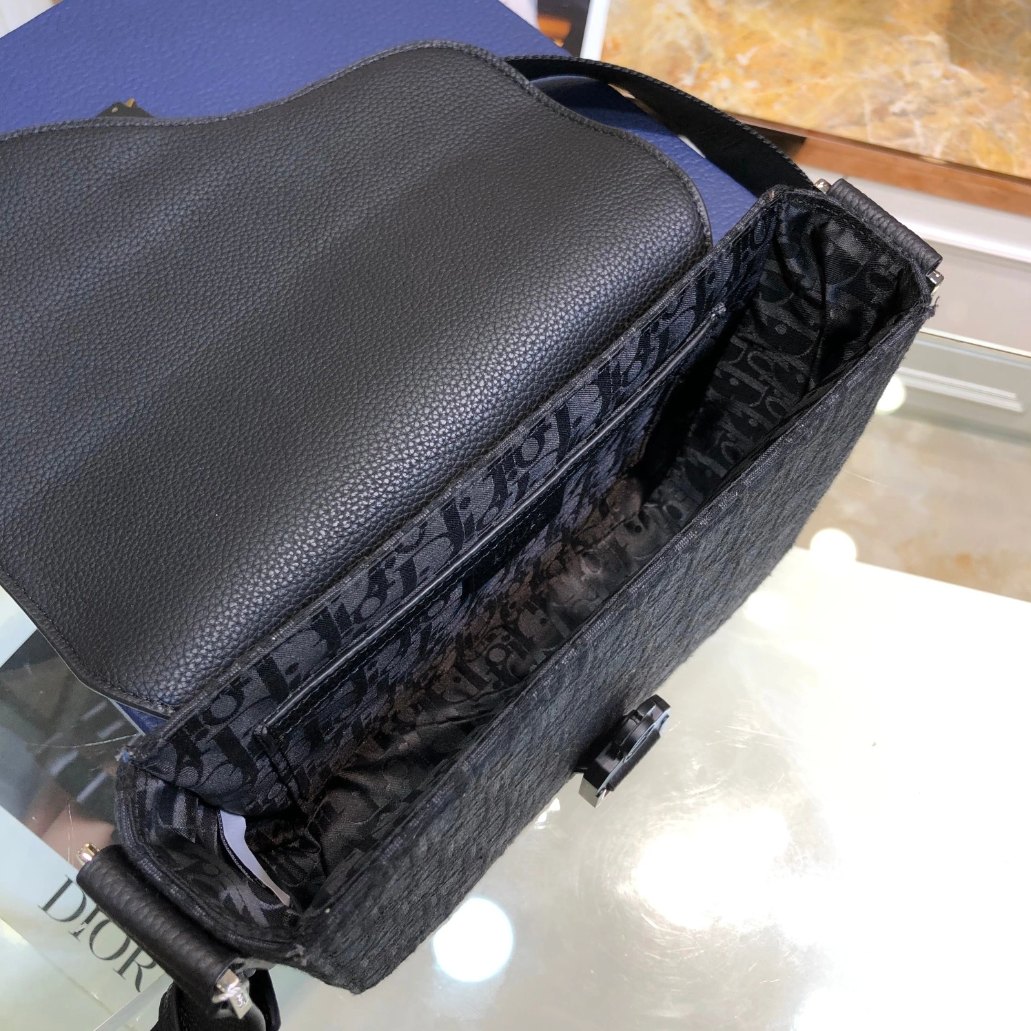 EyeCatching 2410 Christian Dior AAA Man Messenger Bags - Image 6