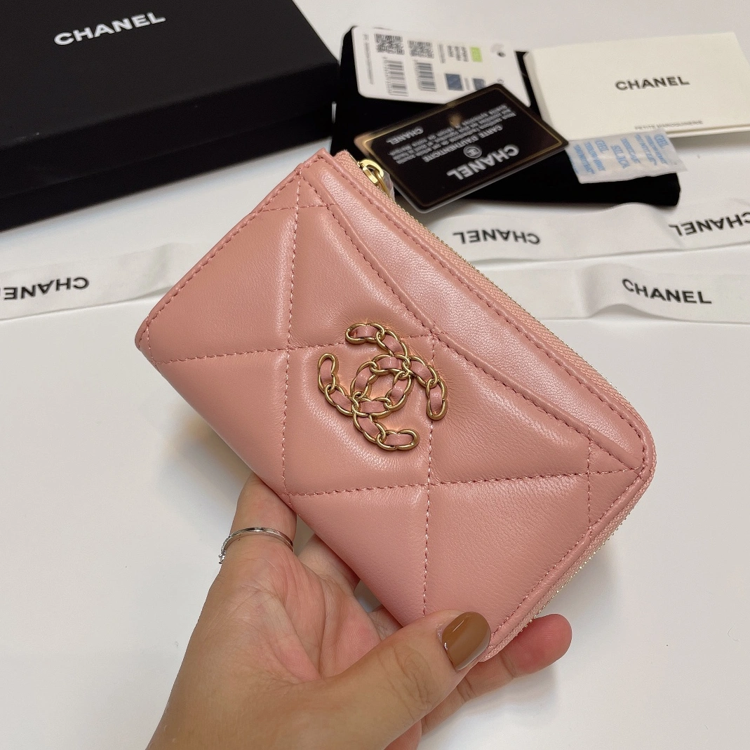 EyeCatching 4253 Chanel Card Case