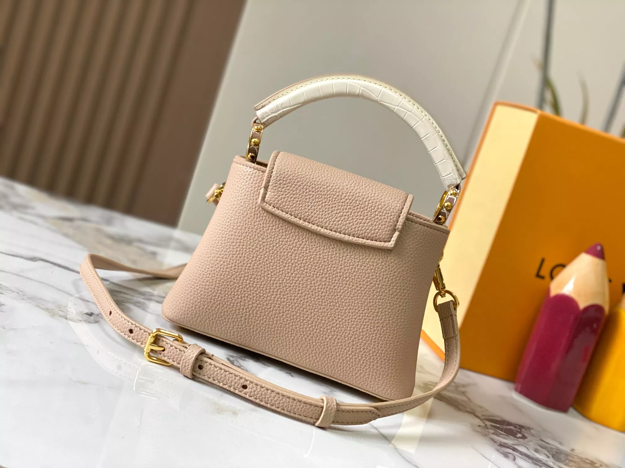 EyeCatching 7770 Louis Vuitton AAA Quality Messenger Bags For Women - Image 3