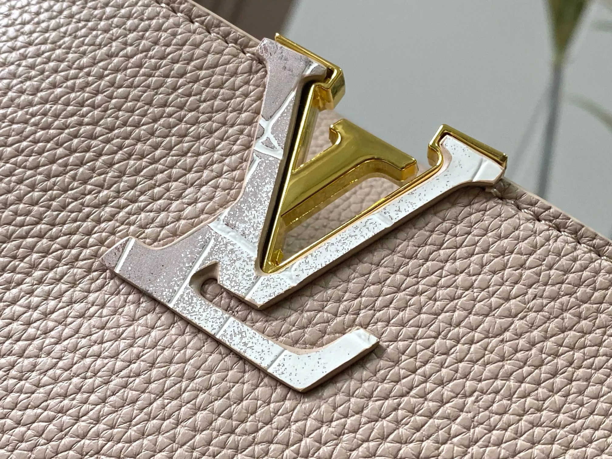 EyeCatching 7770 Louis Vuitton AAA Quality Messenger Bags For Women - Image 6