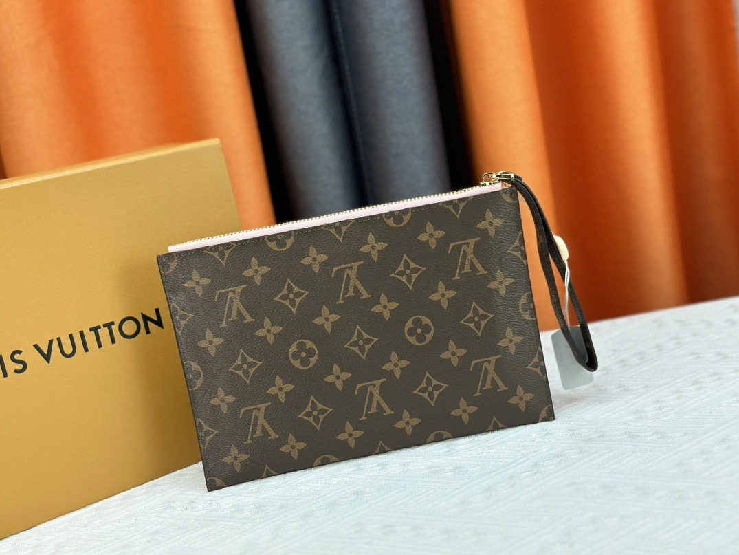 Fashionable 1044 Louis Vuitton LV Wallets - Image 3
