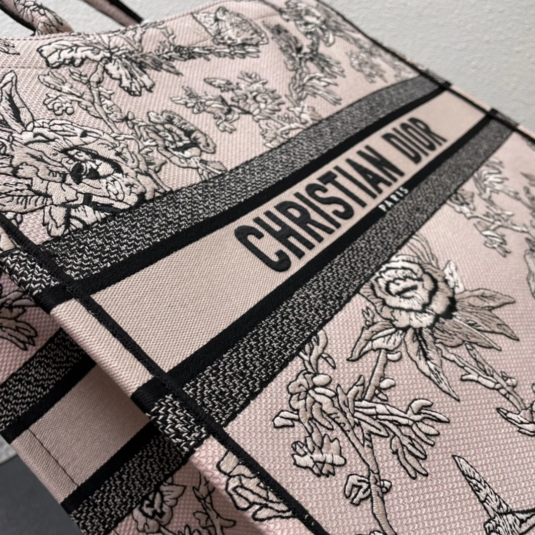 Fashionable 1233 Christian Dior AAA Quality Tote-Handbags For Women - Image 6