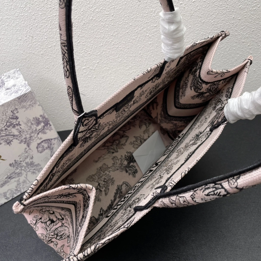 Fashionable 1233 Christian Dior AAA Quality Tote-Handbags For Women - Image 8