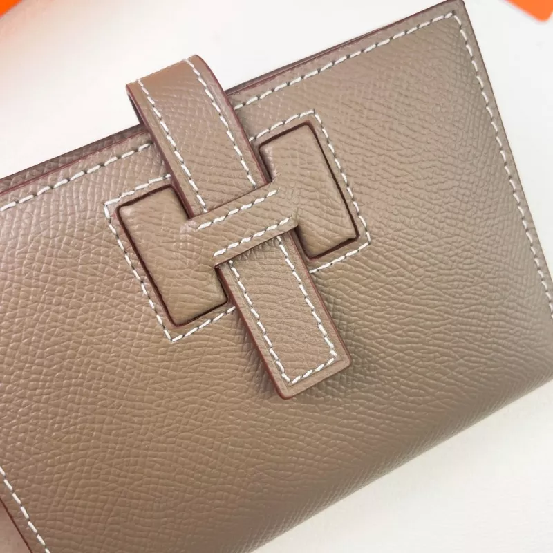 Fashionable 2404 Hermes Card Case - Image 3