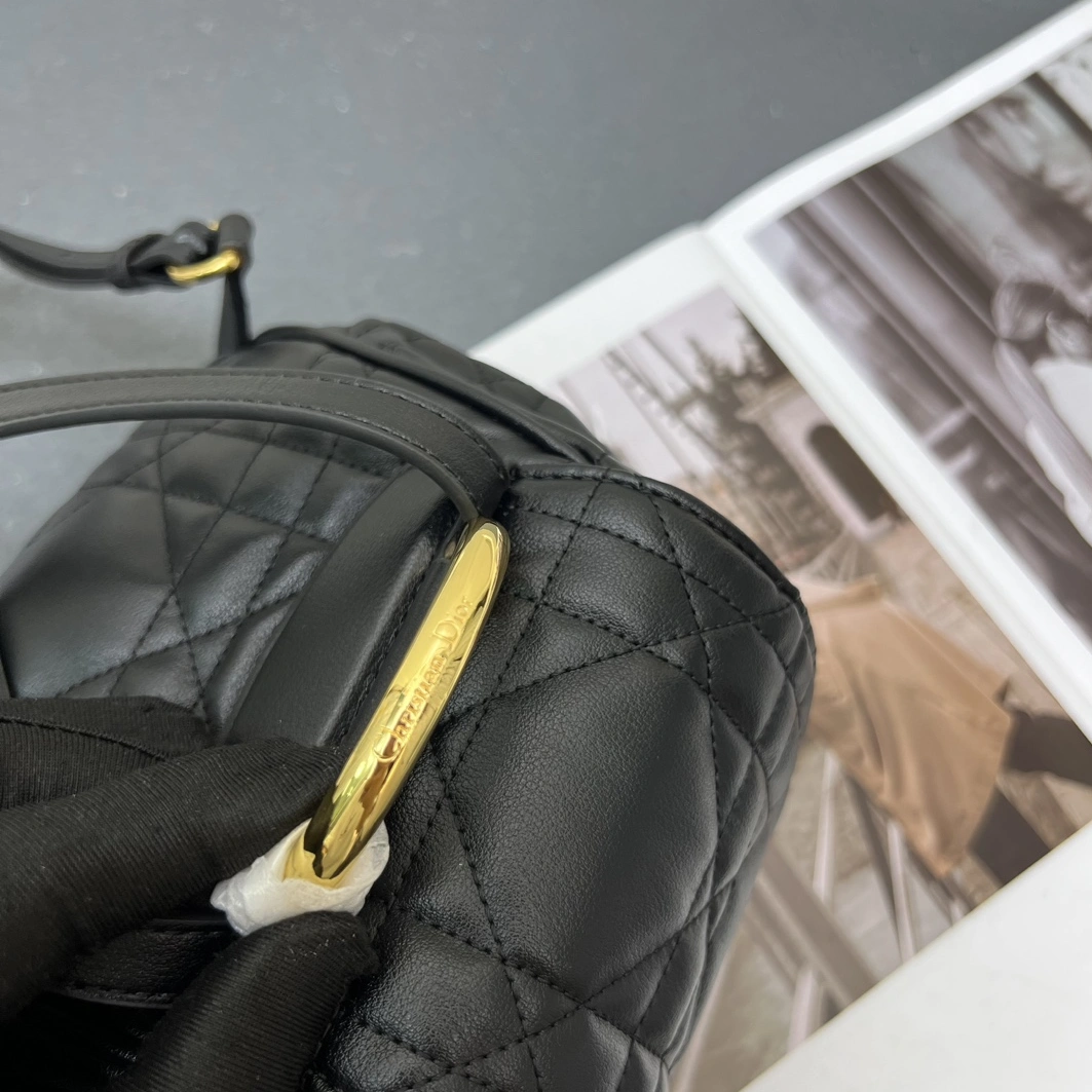 Fashionable 2865 Christian Dior AAA Quality Backpacks For Women - Image 8