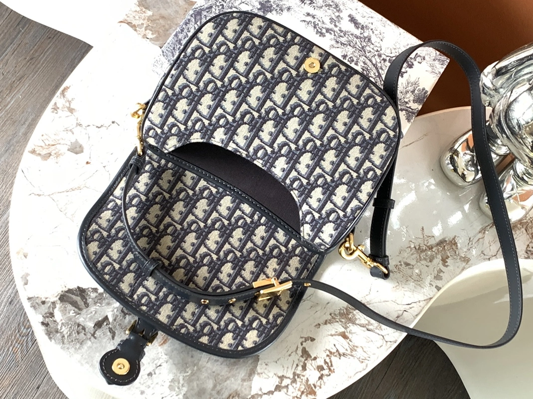 Fashionable 7228 Christian Dior AAA Quality Messenger Bags For Women - Image 7