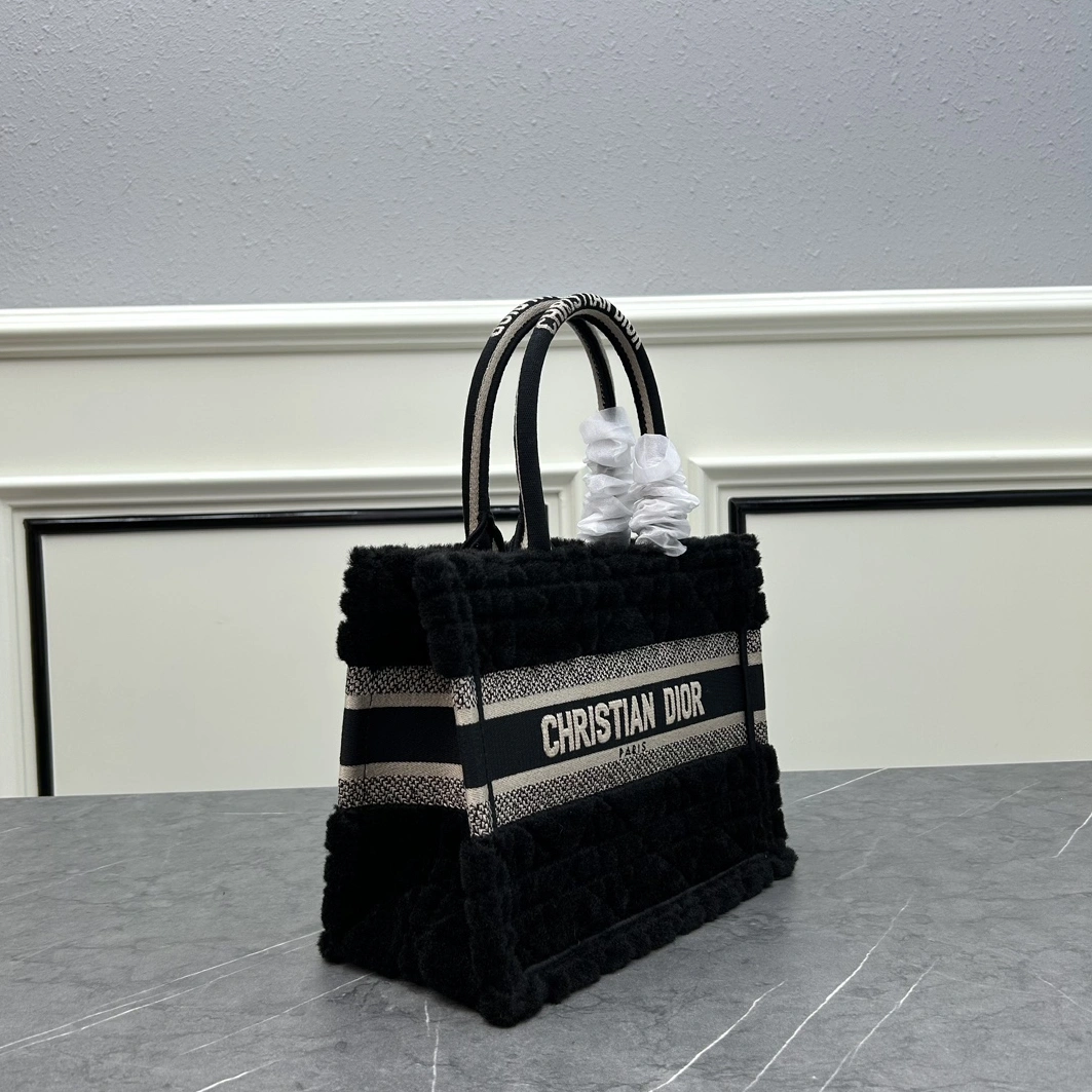 Fashionable 7963 Christian Dior AAA Quality Tote-Handbags For Women