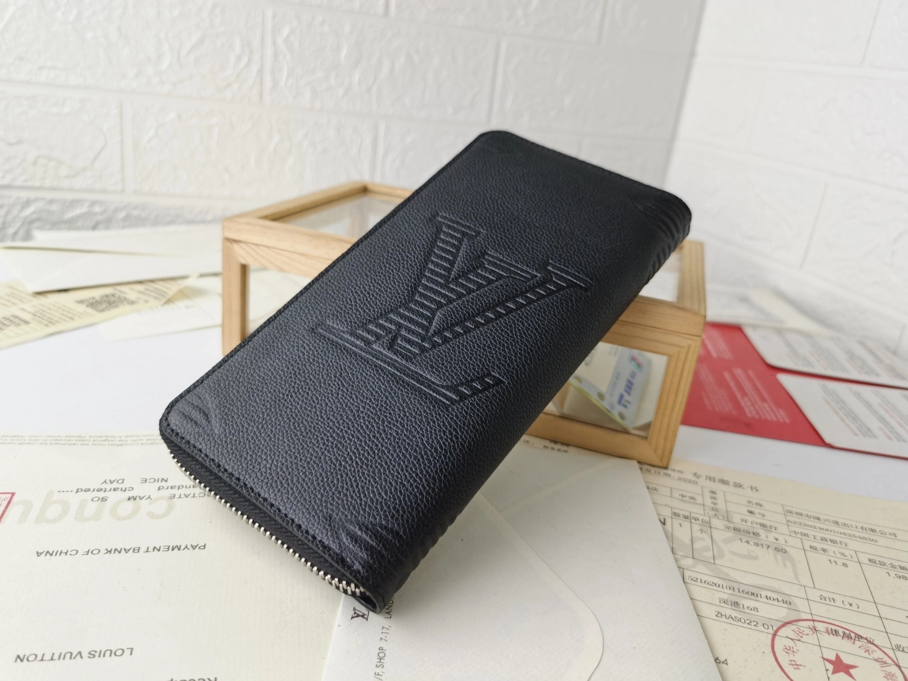Flexible 2828 Louis Vuitton LV Card Case For Unisex - Image 3