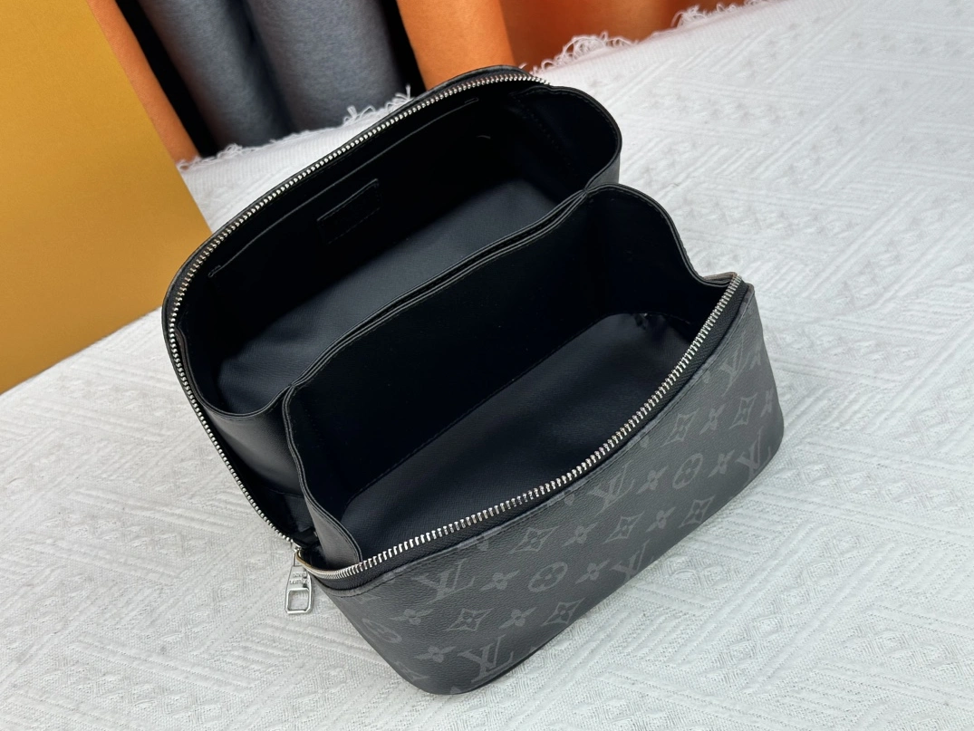 Flexible 7746 Louis Vuitton AAA Quality Handbags - Image 8