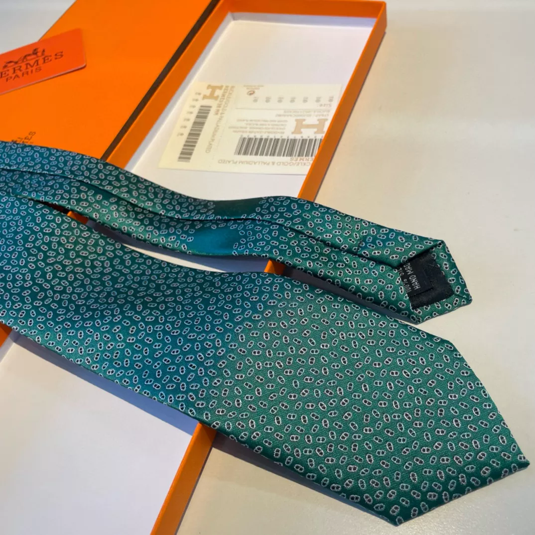 Functional 2875 Hermes Necktie - Image 4