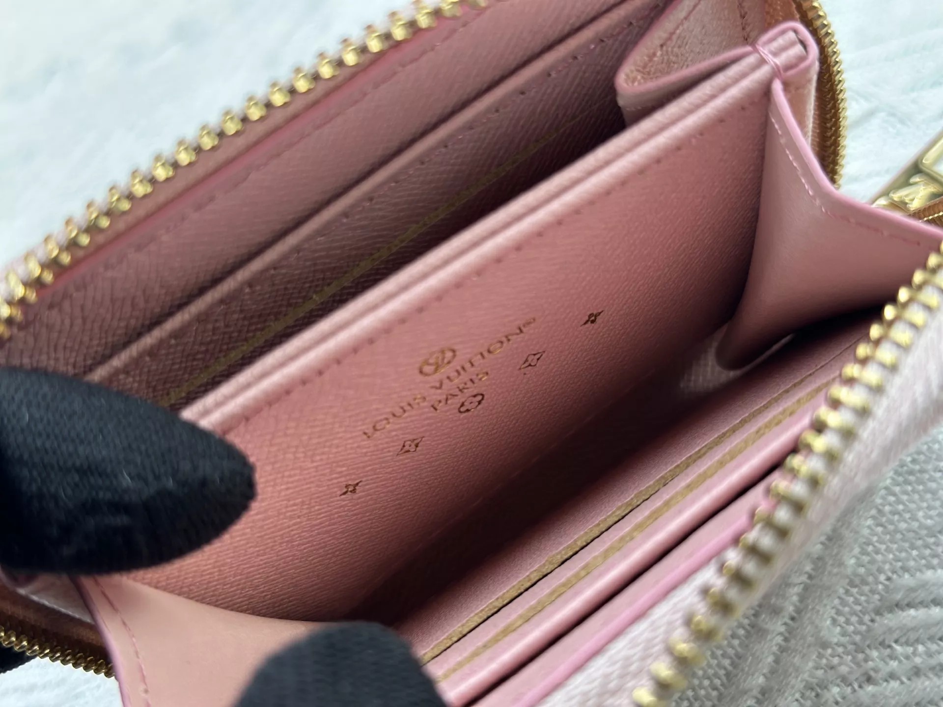 Functional 4825 Louis Vuitton LV Card Case For Women - Image 7