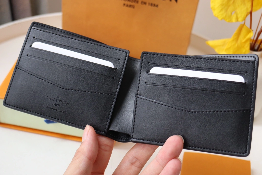 GoAnywhere 7518 Louis Vuitton AAA Quality Wallets - Image 4