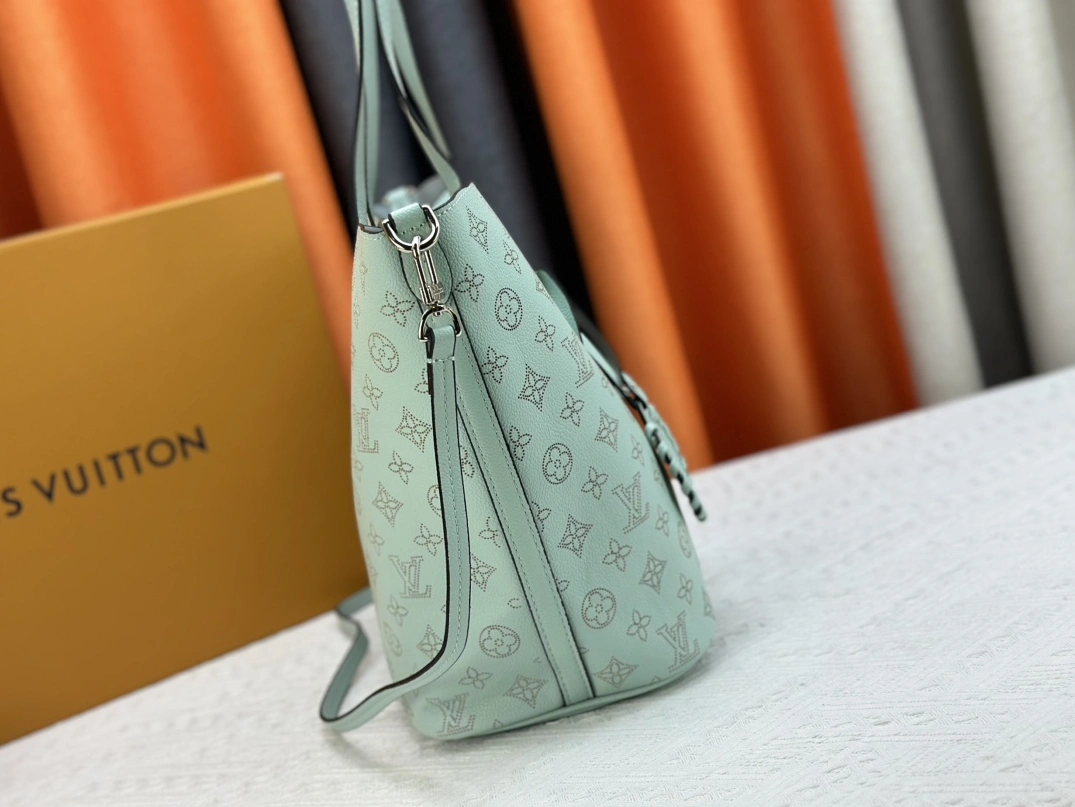 GoodFit 6889 Louis Vuitton AAA Quality Shoulder Bags For Women - Image 4