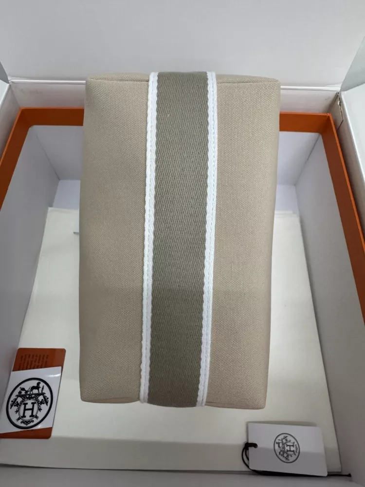 Hermes AAA Quality Handbags For Women Affordable 1983 - Image 3