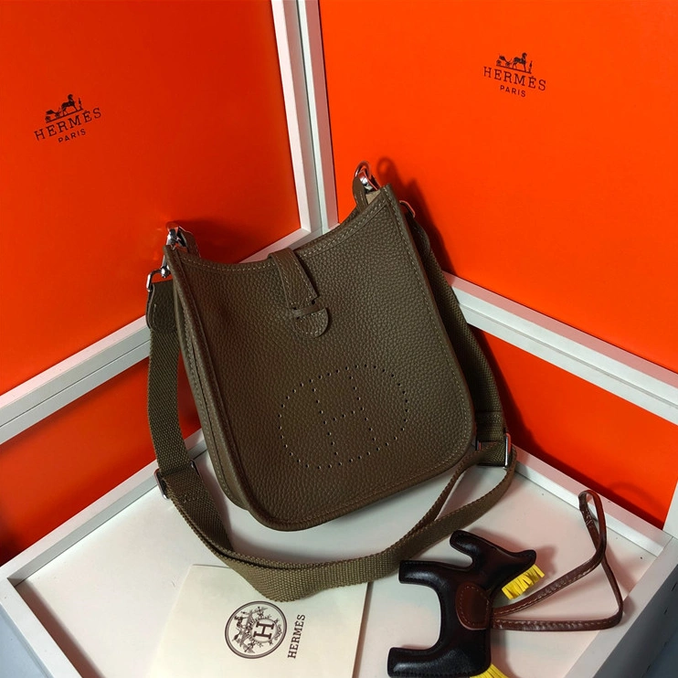 Hermes AAA Quality Messenger Bags For Women Minimalist 8640 - Image 3