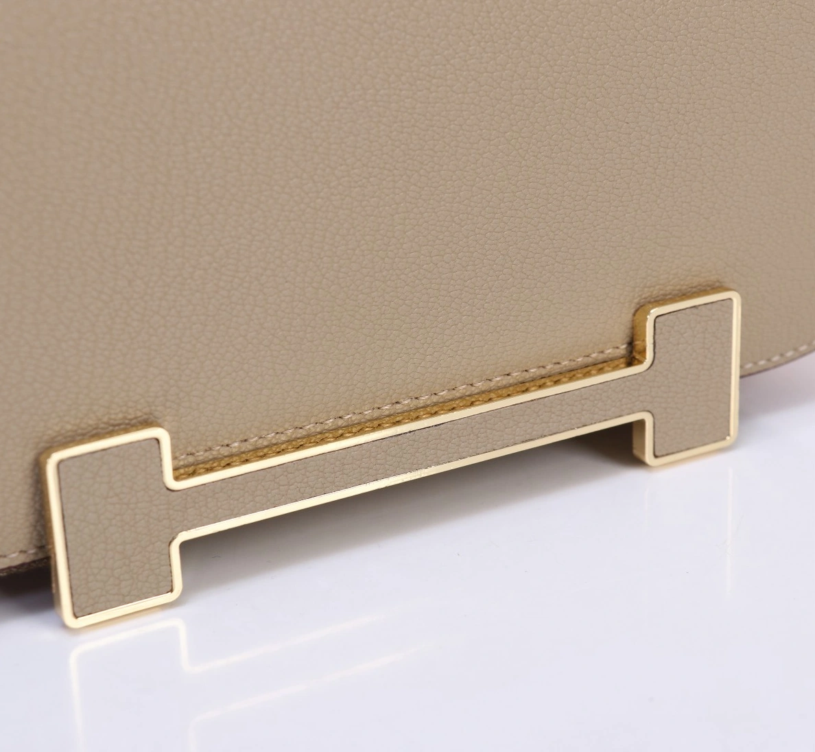 Hermes AAA Quality Messenger Bags For Women Modern 2956