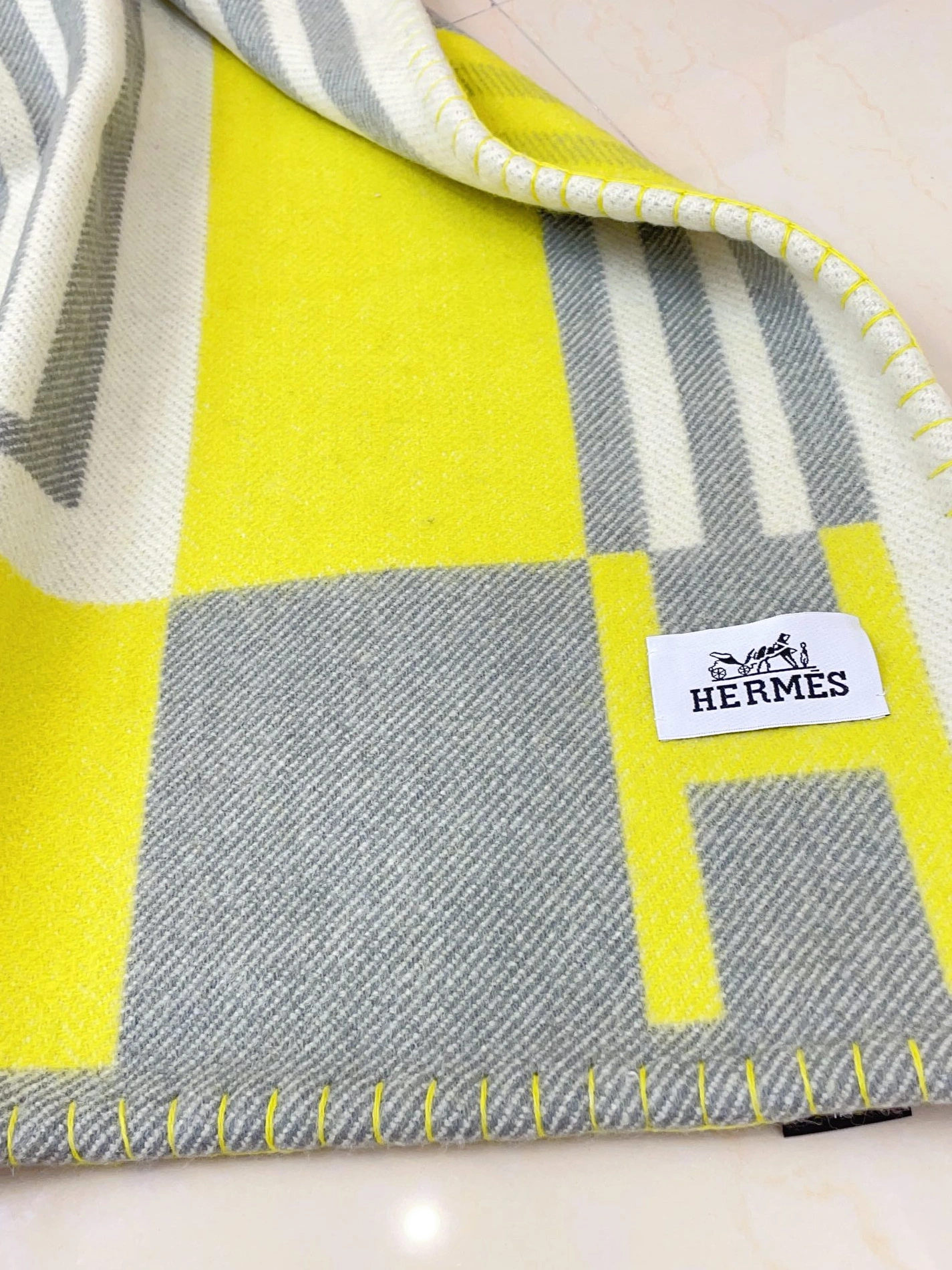 Hermes Blanket ModernLook 7483 - Image 7