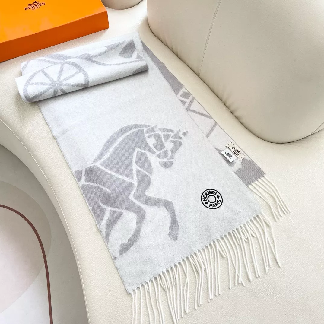 Hermes Scarf For Women UrbanStyle 265 - Image 4